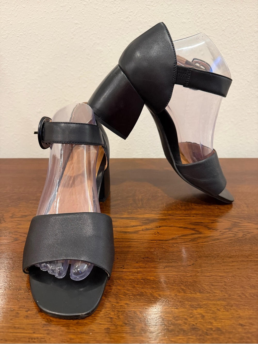 Vionic Chardonnay Black Leather Heeled Sandal - Women’s size 10